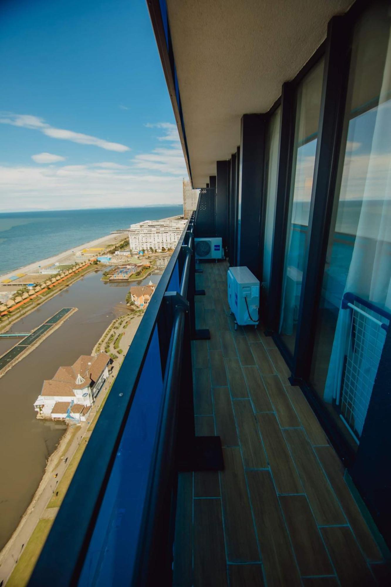 Orbi City Black Sea View Aparthotel Batumi Exterior foto