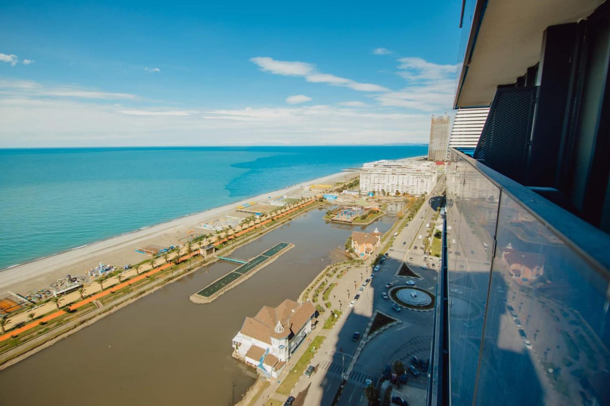 Orbi City Black Sea View Aparthotel Batumi Exterior foto