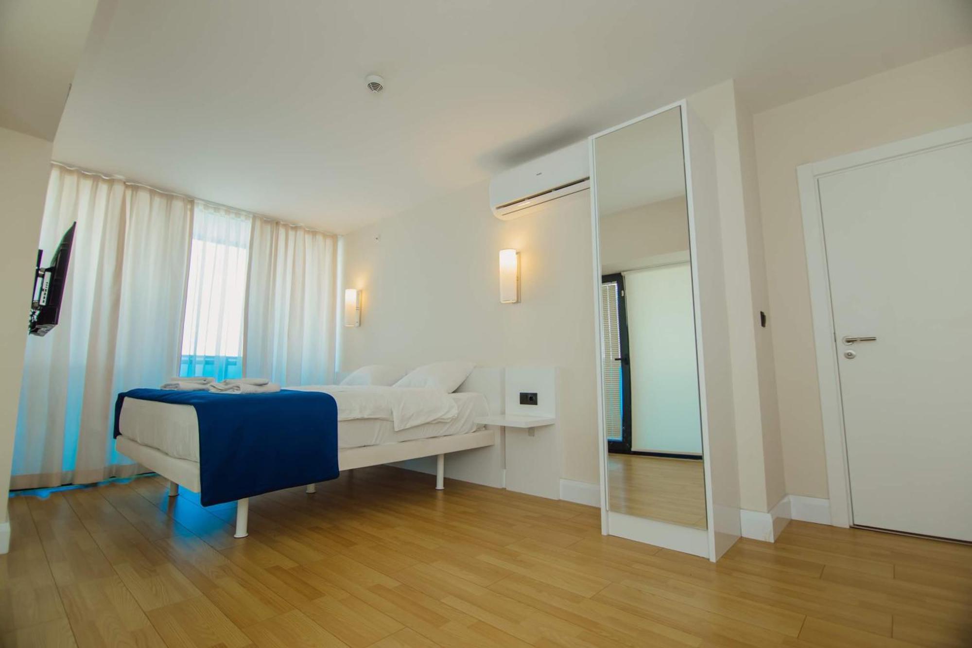 Orbi City Black Sea View Aparthotel Batumi Exterior foto