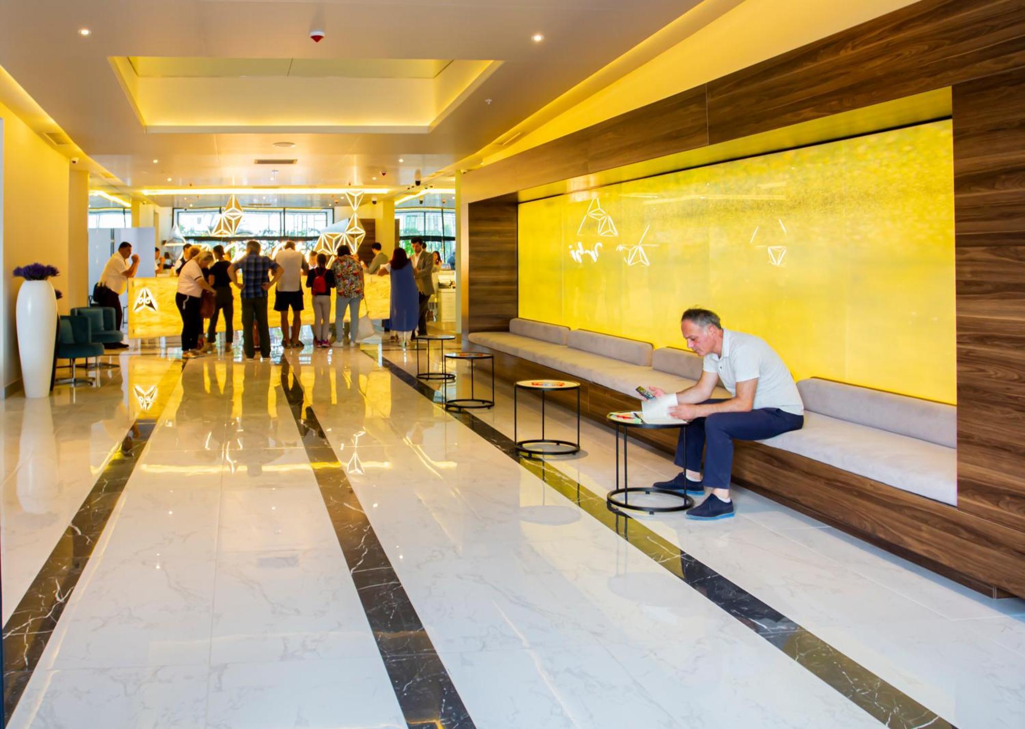 Orbi City Black Sea View Aparthotel Batumi Exterior foto