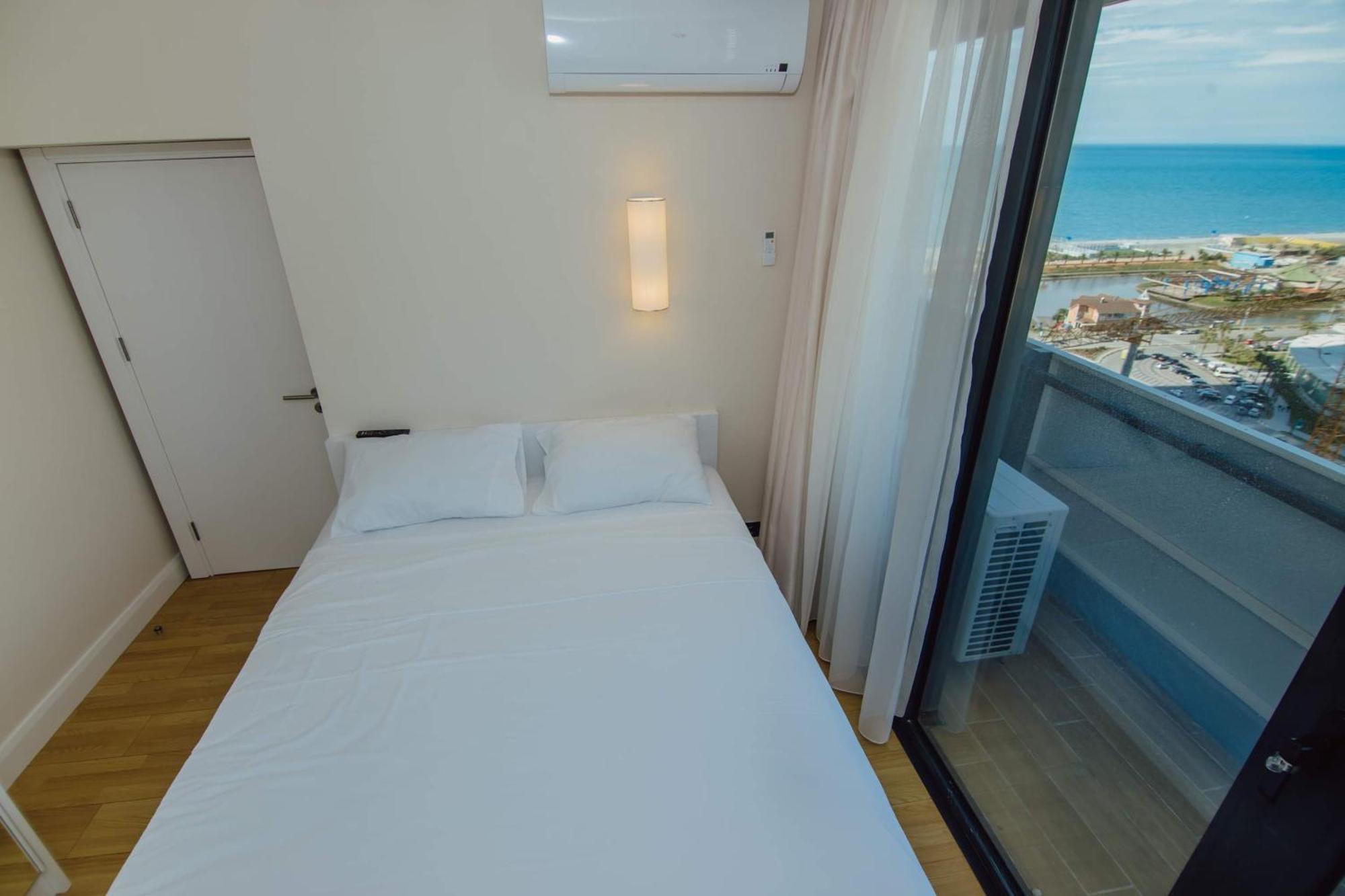 Orbi City Black Sea View Aparthotel Batumi Exterior foto