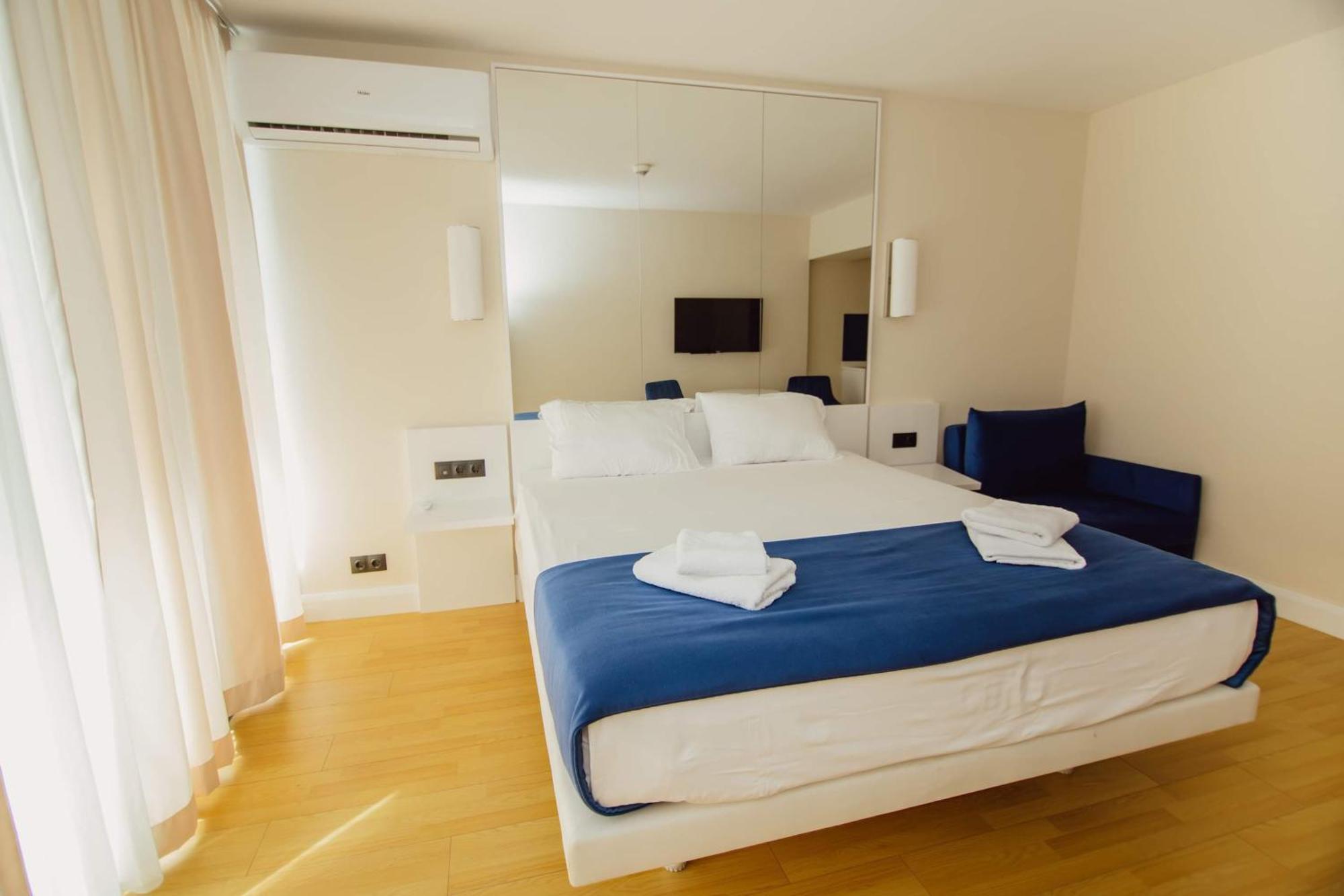 Orbi City Black Sea View Aparthotel Batumi Exterior foto